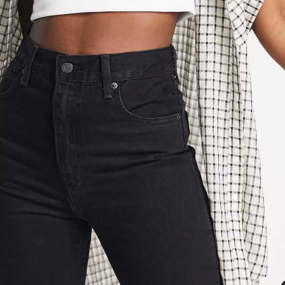 NWT LEVIS 70'S HIGH SLIM STRAIGHT WOMEN'S JEANS - Picture 2 of 7